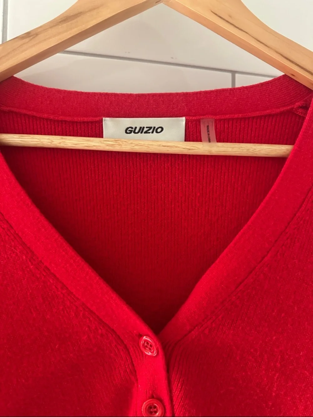Guizio Camelie Red V-Neck Button Cardigan Sweater Size Medium